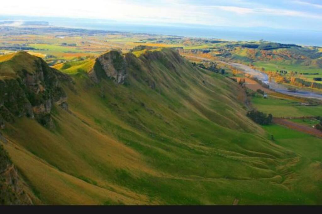 Soak In Cedar Tub, Stroll To Havelock Village Havelock North Zewnętrze zdjęcie